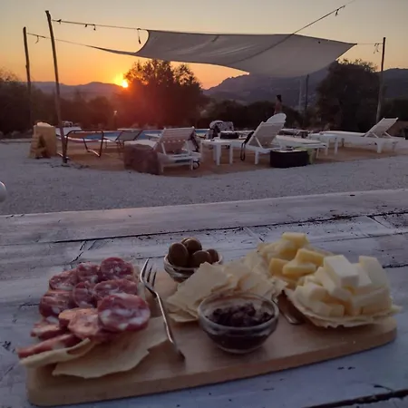 Pasare Glamping_anglonaruralexperience Campo de lujo Perfugas